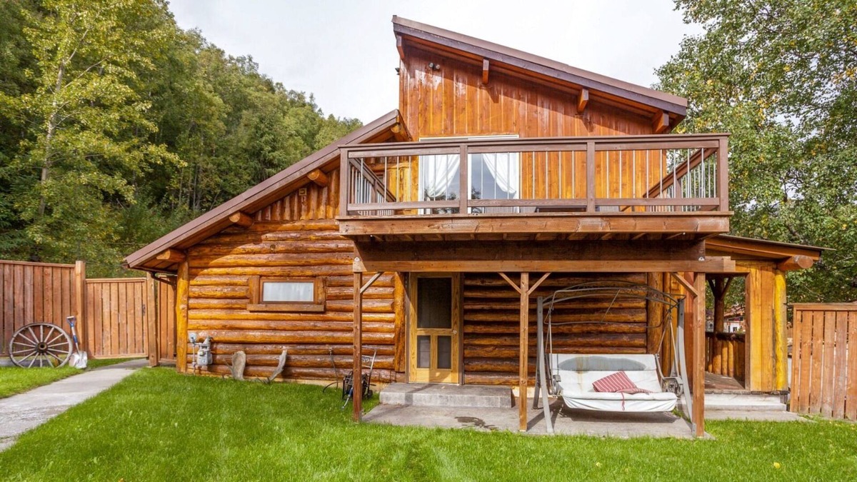 Indian Cabin | Indian Cabin Close to Alyeska