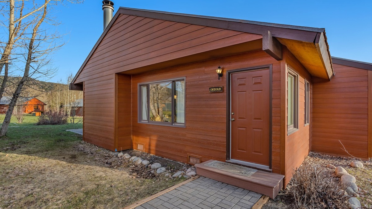 Clark Cabin | Indian- Full kitchen, pet friendly, stunning views