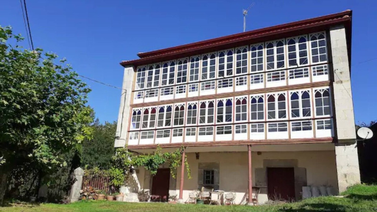 Arredondo Cottage | Indianoshouse. Indian mansion in a small town in Cantabria