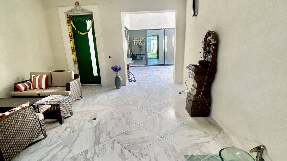 North City House | Indoor / Outdoor living, close to Del Mar Beach