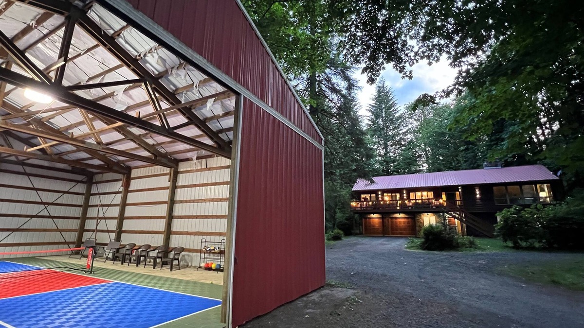 Brightwood Cabin | Indoor Pickleball - Pet Friendly, 2 Acres, HotTub!