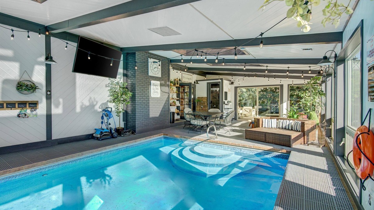 Loveland House | Indoor Pool & Hot Tub on Golf Course