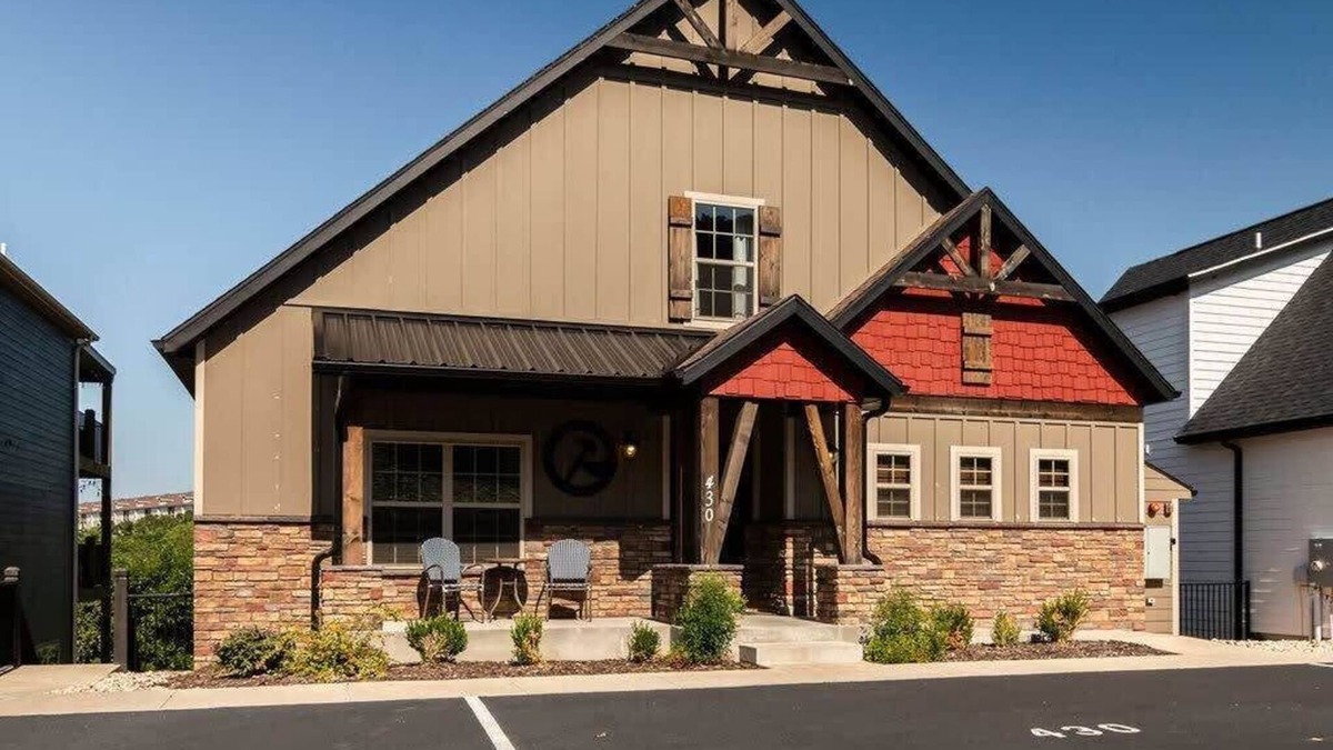 Table Rock House | Indoor Pool! Lake Access! Hot Tub!