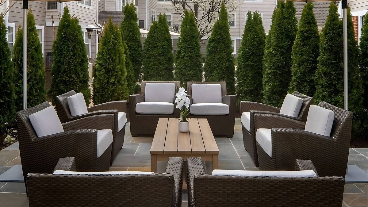 Fairfax Apartment | Indulge in a Delightful Hobbies, Free Breakfast, Pet-Friendly Stay!