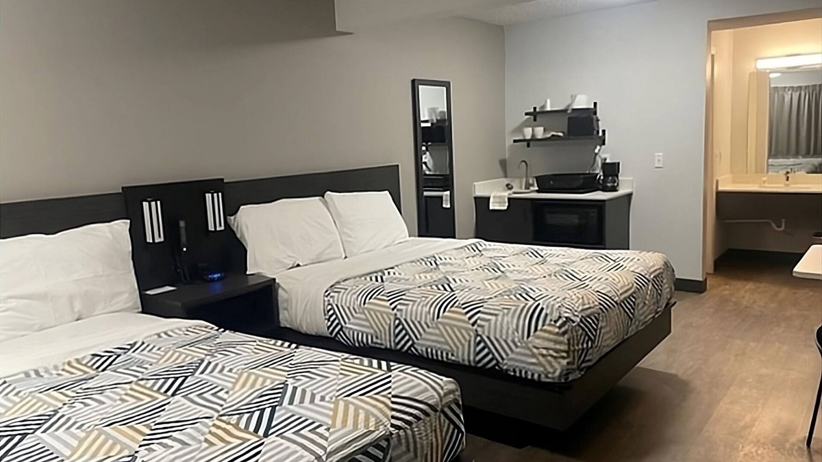 Rock Springs Apartment | Indulge in Home Like Comfort, 2 Units with Free Parking, Near Bunning Park