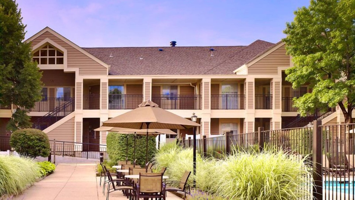 Monmouth Junction Resort | Indulge in Home Like Comfort! Near Van Dyke Wright Park, Pets are Allowed