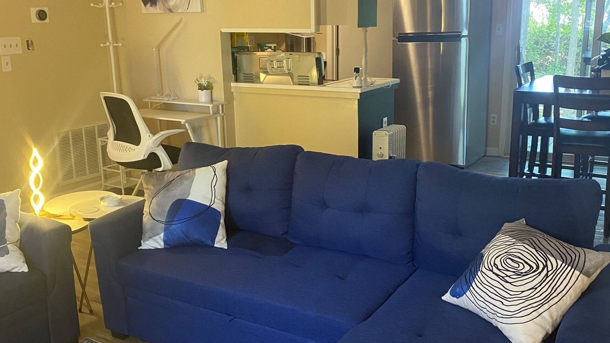 Charlotte House | Indulge in urban luxury with a stay in our cozy home.