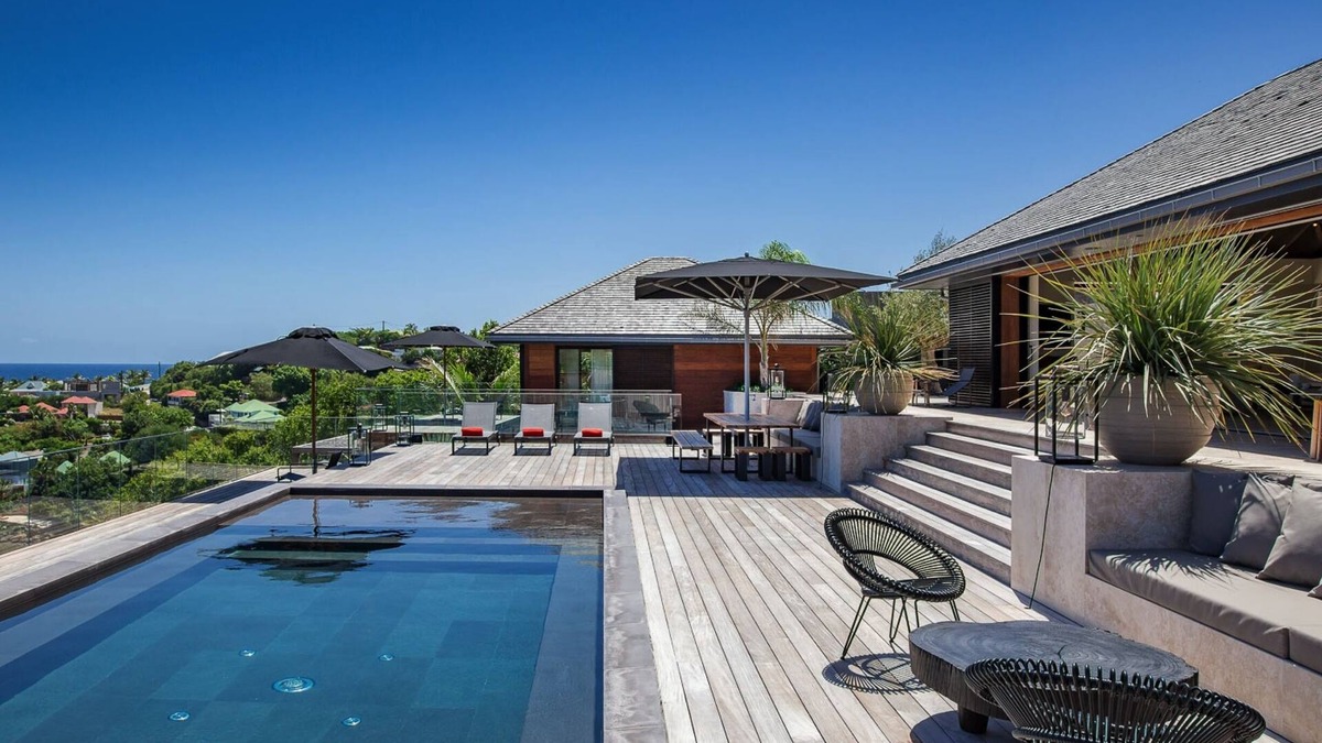 Marigot Villa | Indulge yourself in luxury at this 6 bedroom villa on the hill of Marigot