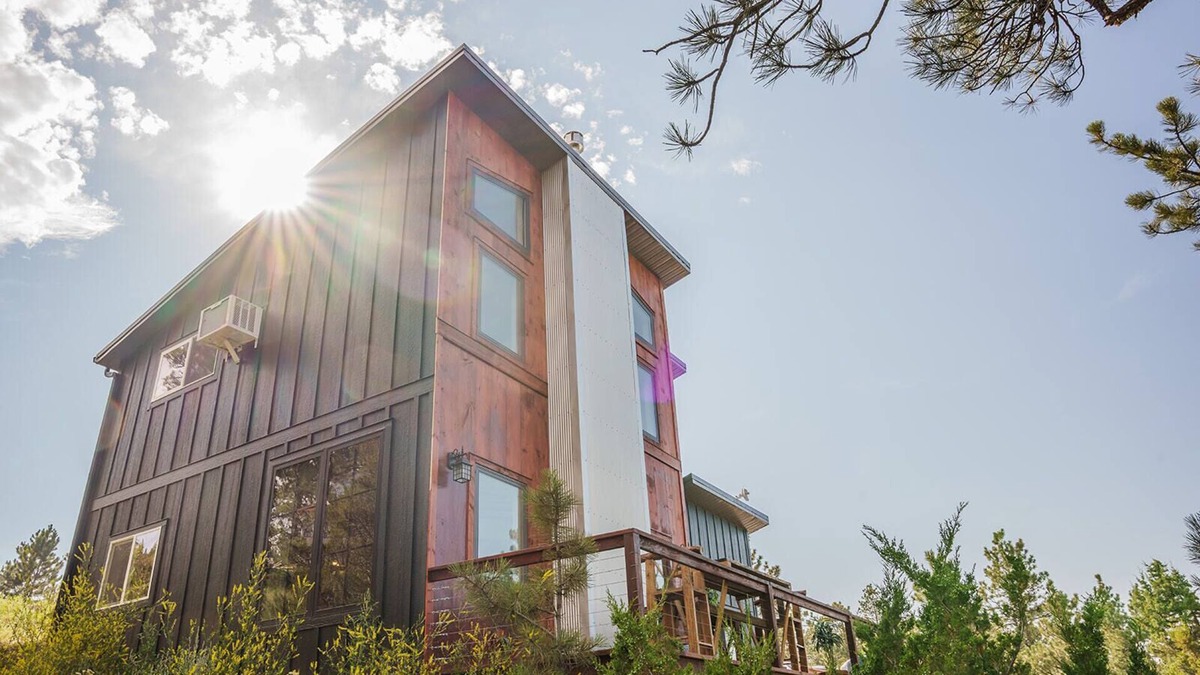 Billings House | Industrial Loft @ Old Pine Retreats