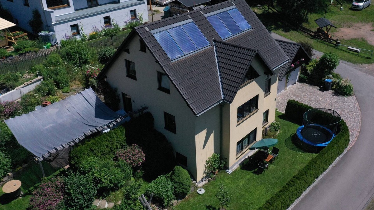 Grunhainichen Apartment | Inexpensive apartment in the Ore Mountains, 100% top ratings, family friendly