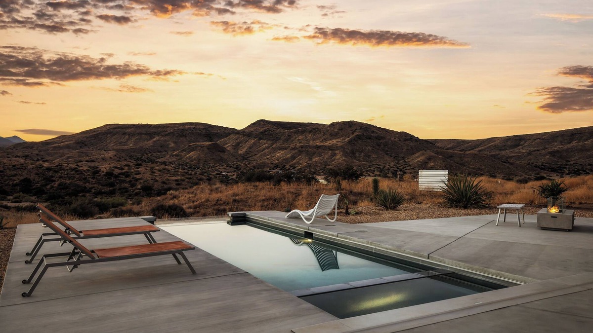 Pioneertown House | Infinity & Beyond: Luxury Retreat w/Infinity Pool