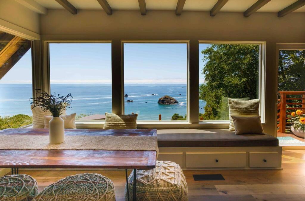 Trinidad House | Infinity ocean view, while soaking in the hot tub!