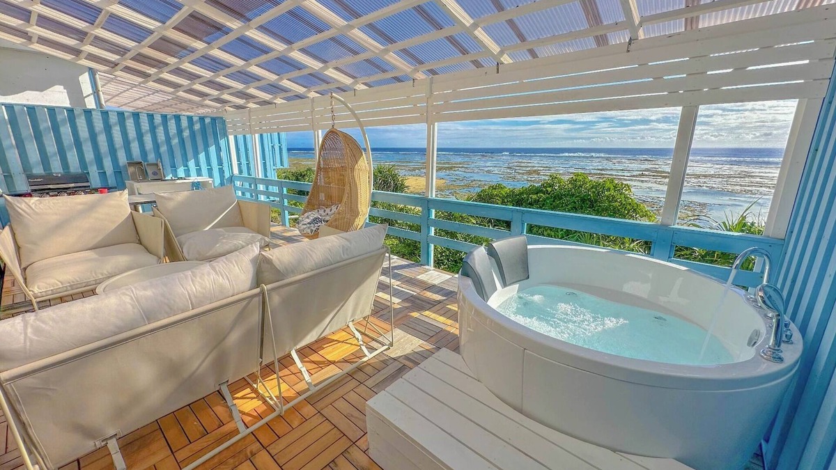Amami House | InfinityPooljacuzziSAUNAOceanFrontVilla /Amami Kagoshima