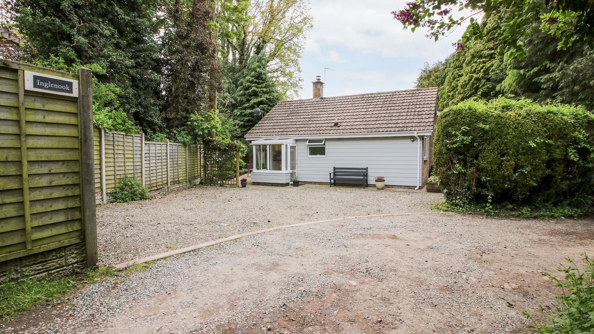 Ludwel Cottage | INGLENOOK, family friendly, with open fire in Ludlow