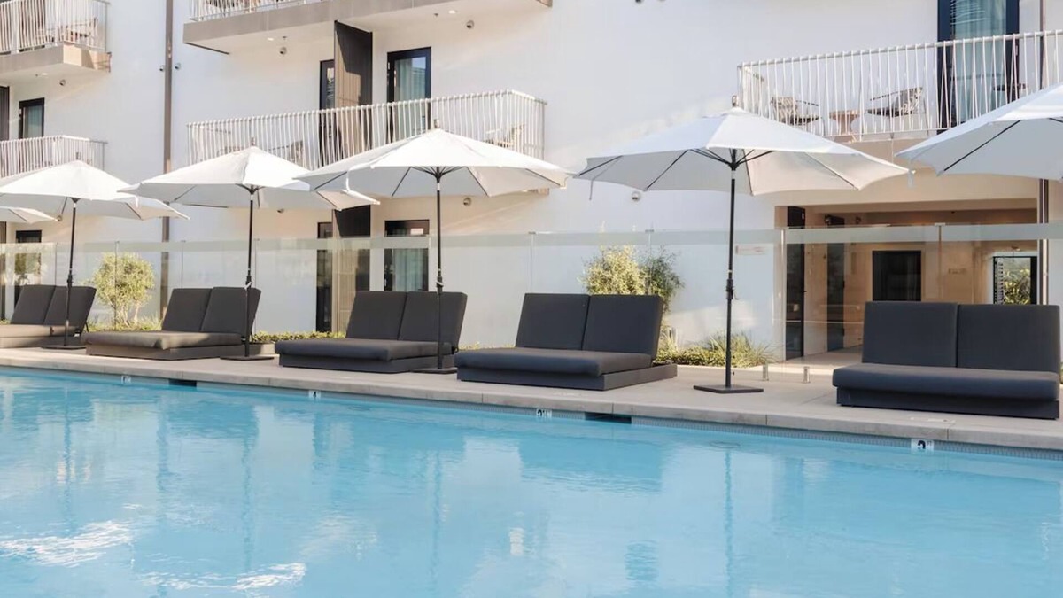 Inglewood House | Inglewood Relaxing Stay | Ideal For Family | Two Units w/Balcony