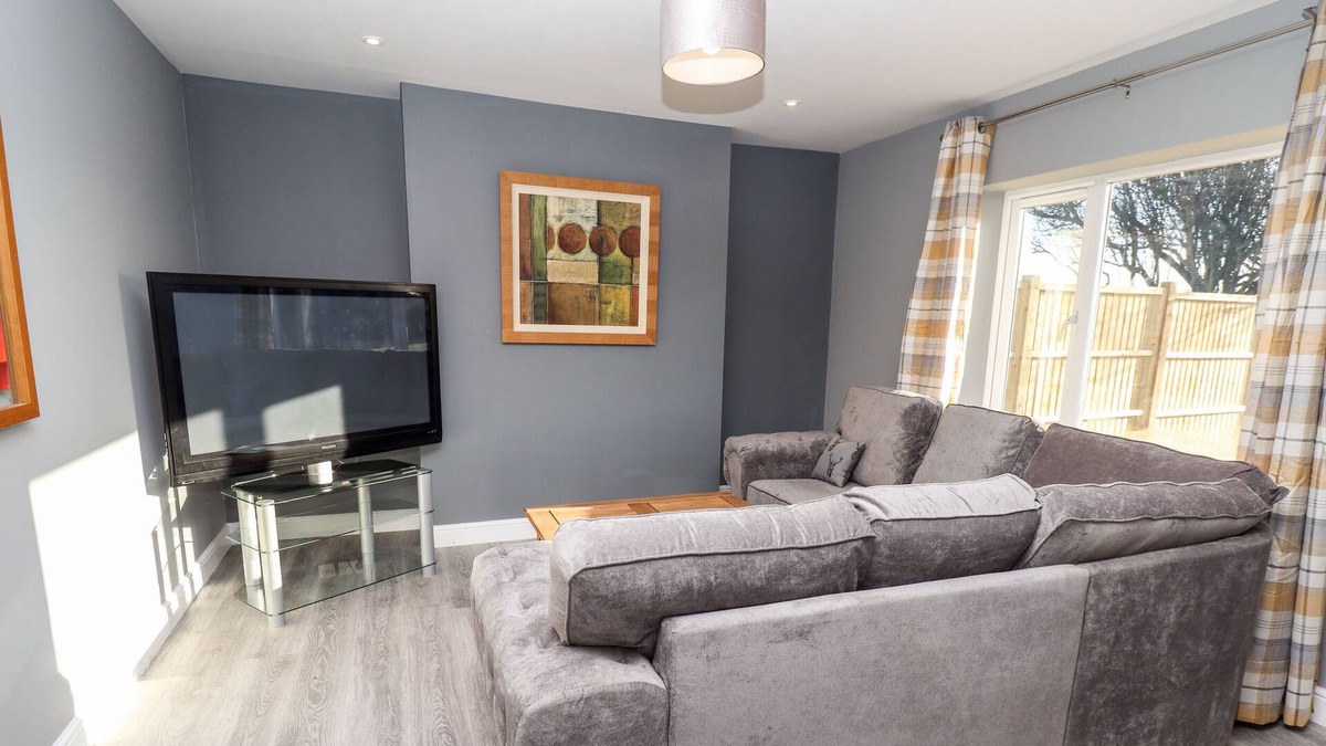 Boston Cottage | INGS FARMHOUSE, pet friendly, with a garden in Leverton