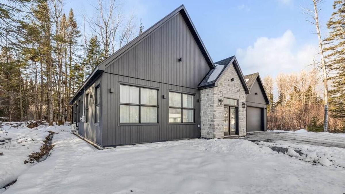 Saint Ferreol les Neiges House | Initial | Solden | MSA