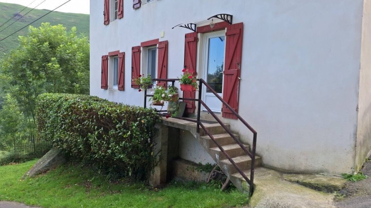 Arneguy Apartment | Inland Basque Country mountain apartment on the Spanish border
