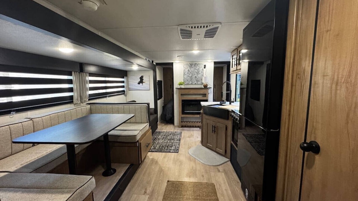 Salamatof House | Inlet View Cozy Camper