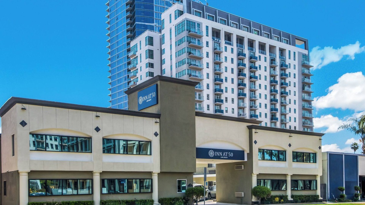 Alamitos Beach Hotel | Inn at 50 - Long Beach Convention Center