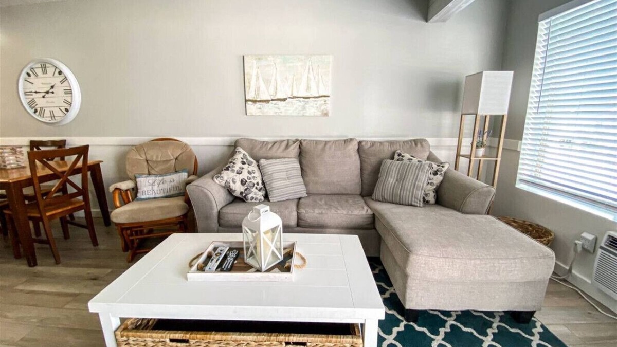 Harbor Village Condo | Inn Building Condo #203- Remolded with Lake View!