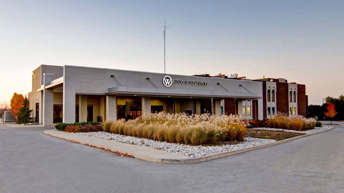Waterloo Hotel | Inn of Waterloo and Conference Centre
