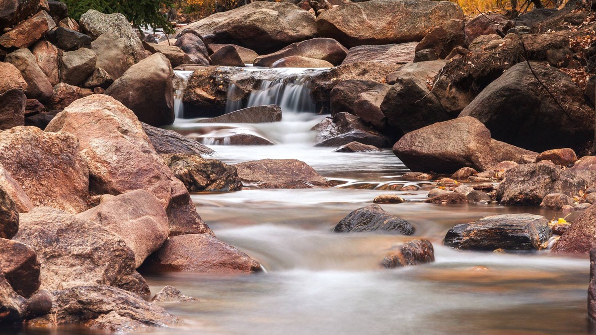 Estes Park Hotel | Inn on Fall River & Fall River Cabins