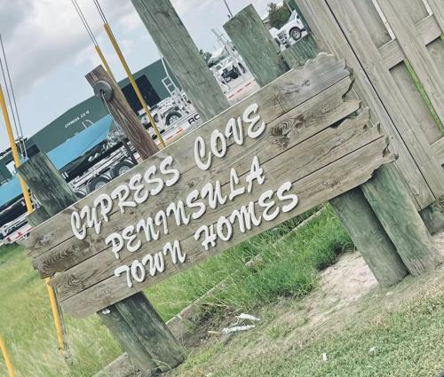 Venice House | Inshore Paradise Steps from the marsh