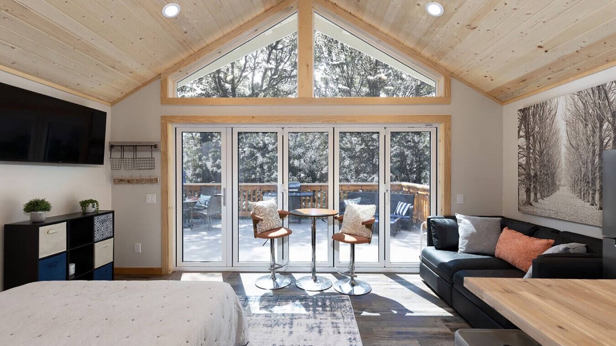 Arrowhead Villas House | Inside Out Cottage · One With Nature|Cozy|Romantic