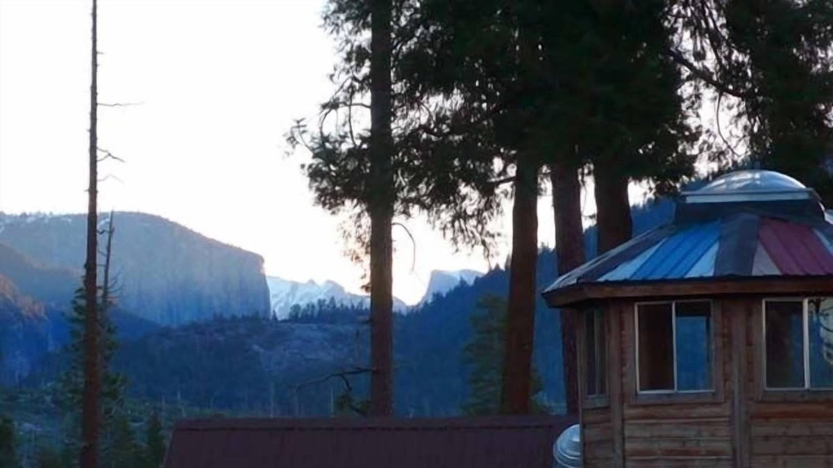 Foresta Cabin | INSIDE Yosemite! Log Cabin, Views of Half Dome & El Capitan. Starry skies!