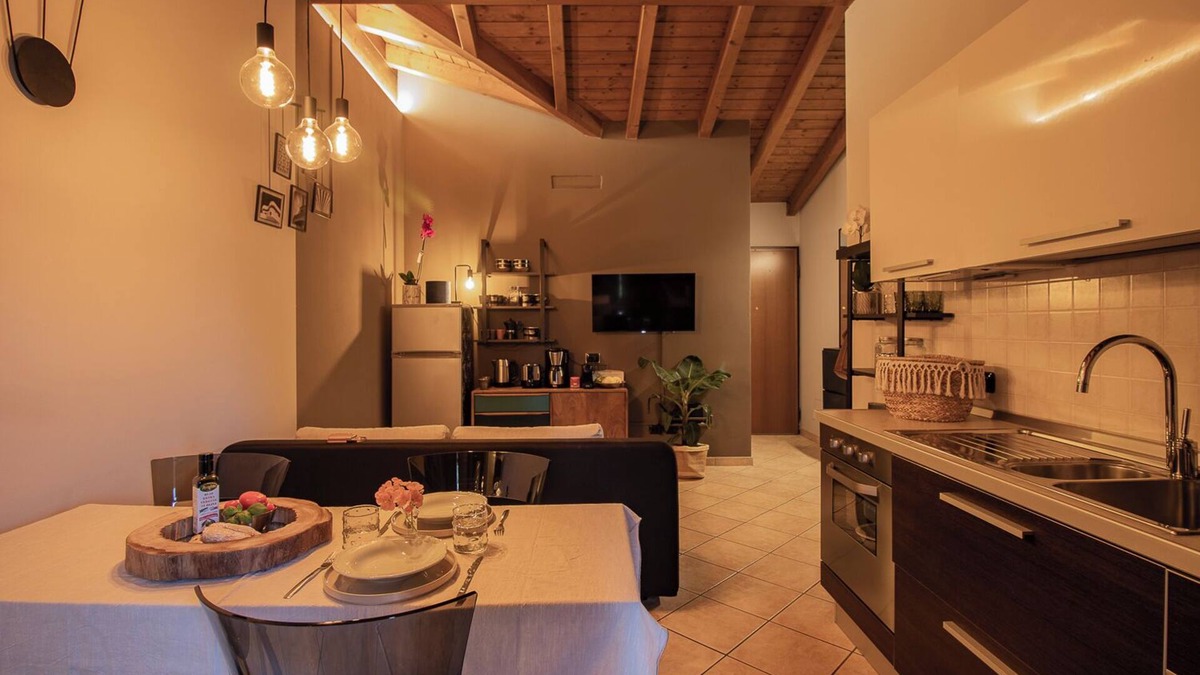 Somma Lombardo Apartment | INTERIOR 13 - Coffee, Wifi & 15 min to MXP - Cozy Apt with all the comforts