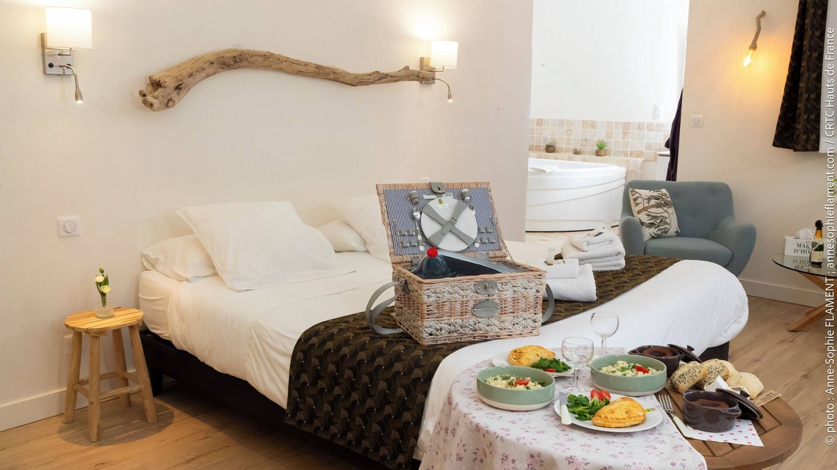 Noyant-et-Aconin Ski Chalet | INTIMATE CABIN WITH PRIVATE JACUZZI