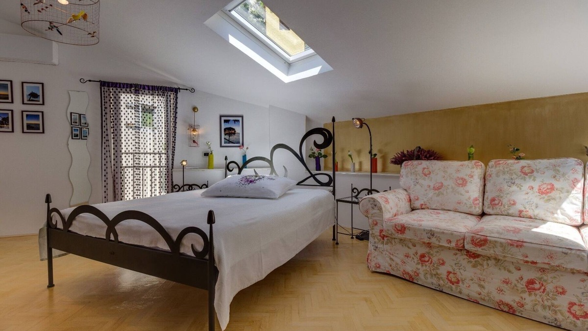 Cove Murtar Apartment | Intimate Studio Haven for Two