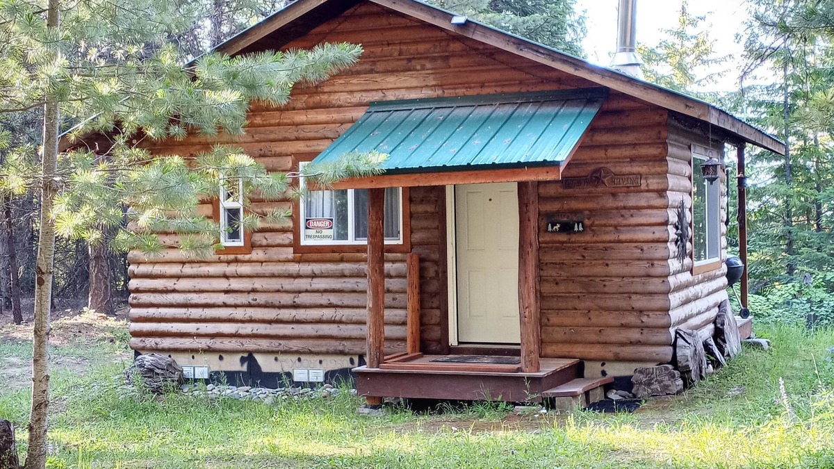 Troy Cabin | Into the Woods Cabin - Rare, Remote, Relaxing.