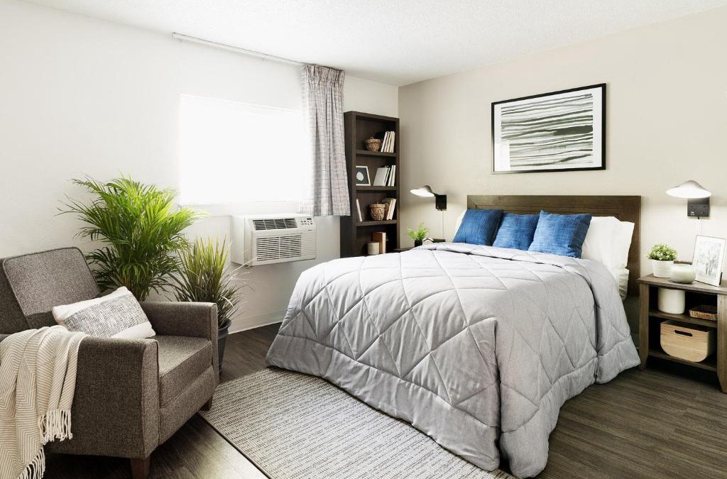 Greenbrier East Hotel | InTown Suites Extended Stay Chesapeake VA - I-64 Crossways Blvd