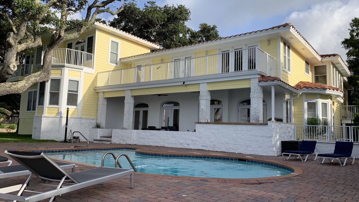 Mary Esther House | Intracoastal Bay Villa with 500 ft of waterfront! Sleeps 14