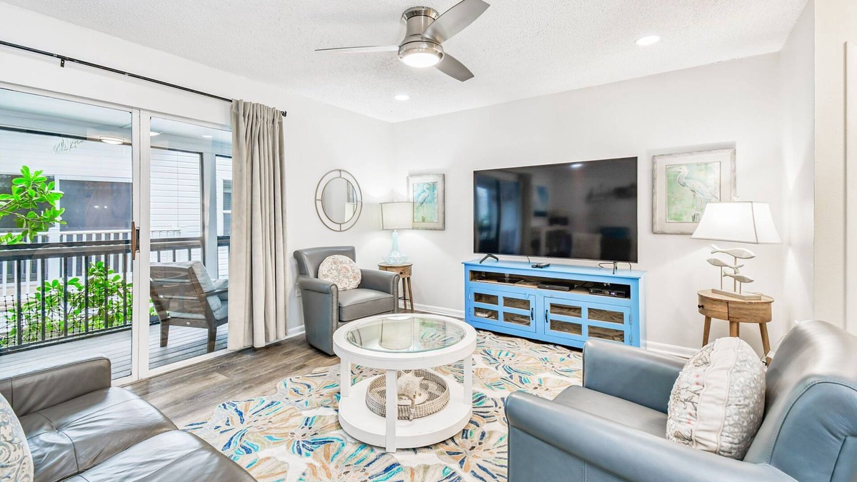 Indian Shores Condo | Intracoastal Condo | 4 min wlk to Beach & Dogs Ok!