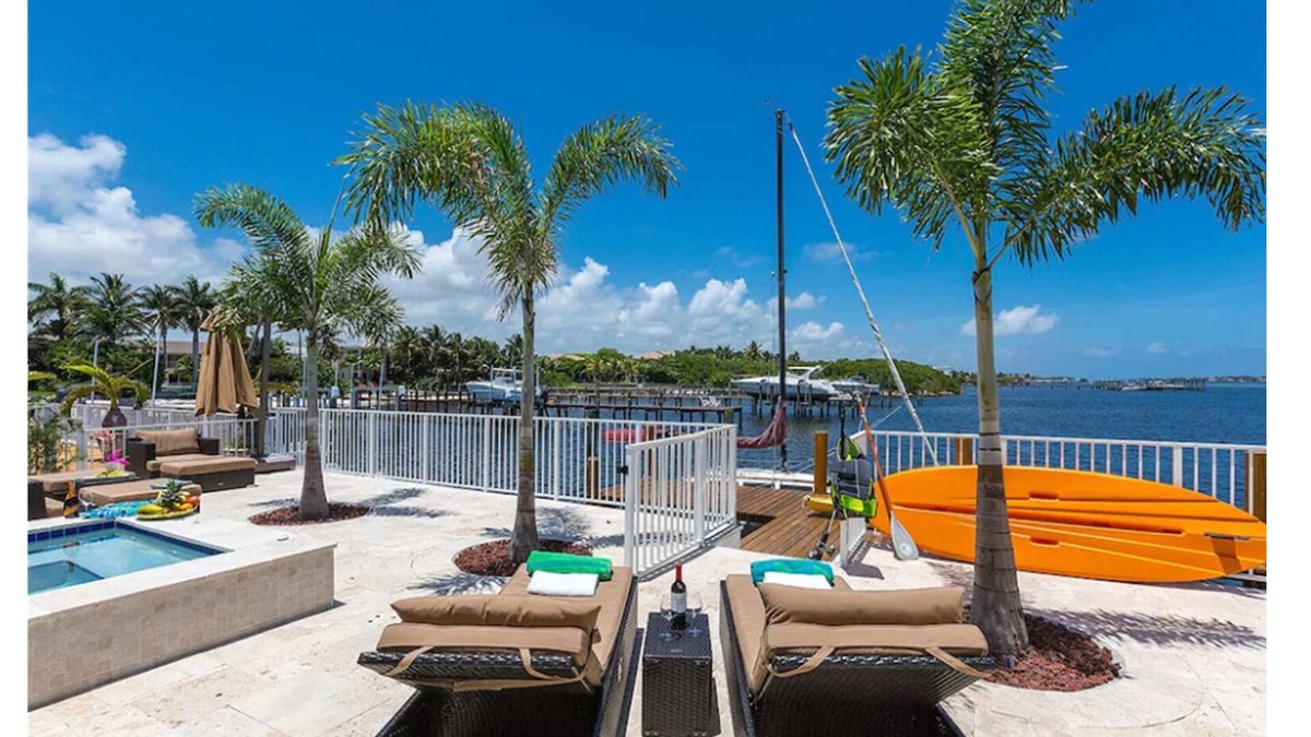 Boynton Beach House | Intracoastal Paradise! Stunning waterfront view!
