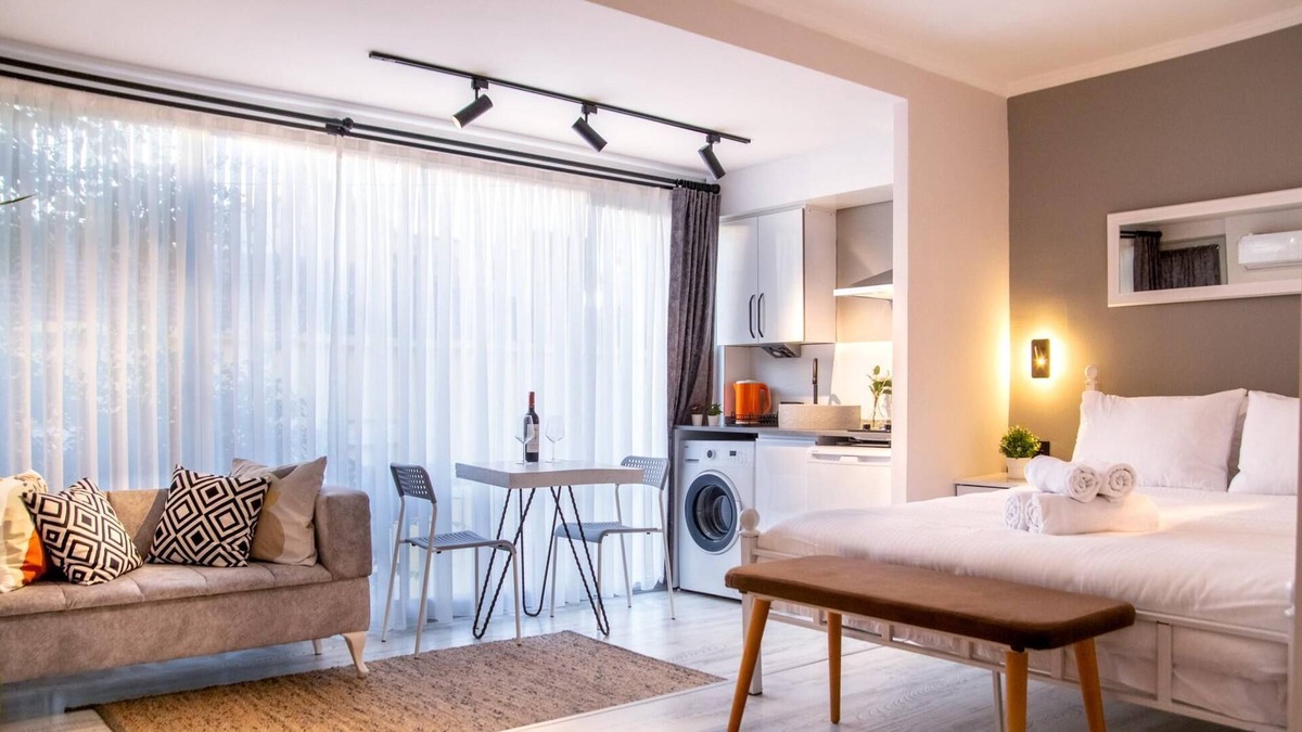 Old Town Apartment | Invigorating Studio Flat near Kordon in Alsancak