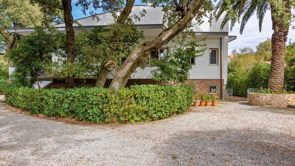 San Vincenzo Apartment | InVilla Serendipes, 50 meters from the beach