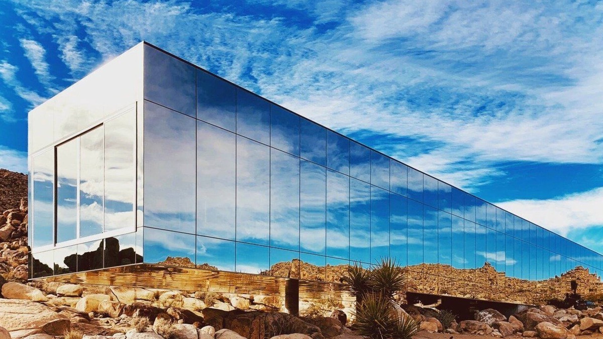 Monument Manor House | Invisible House | Desert Icon w/Indoor Pool