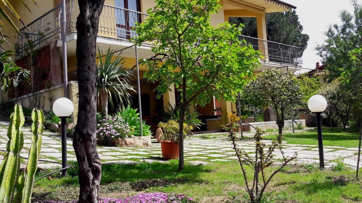 Poggio dei Pini Villa | Invit Arti - apartment in villa