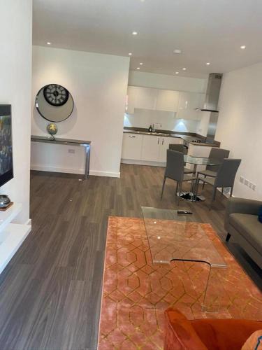 Dartford Apartment | Inviting 4-Bed Apartment in Dartford