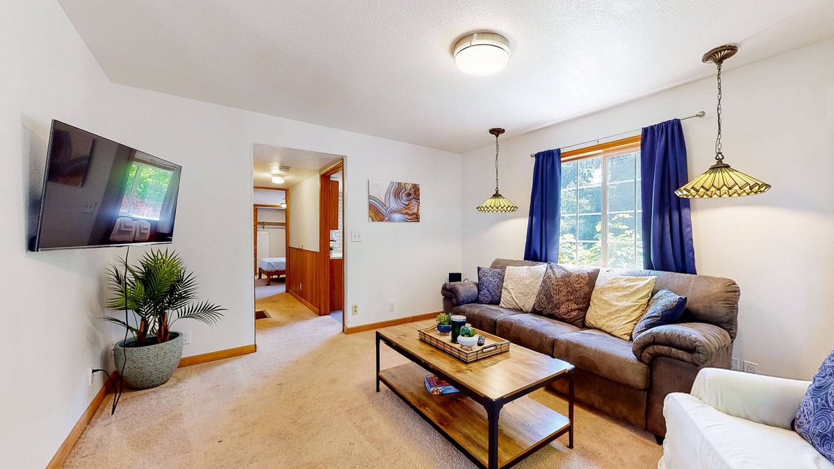 Warrenton House | Inviting home with full kitchen, patio, firepit, & W/D