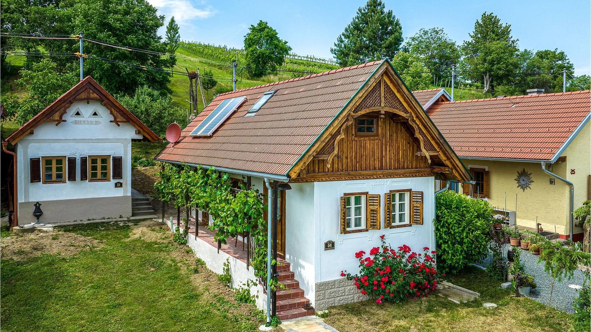 Nagysaroslak House | Inviting vacation home in Burgenland.