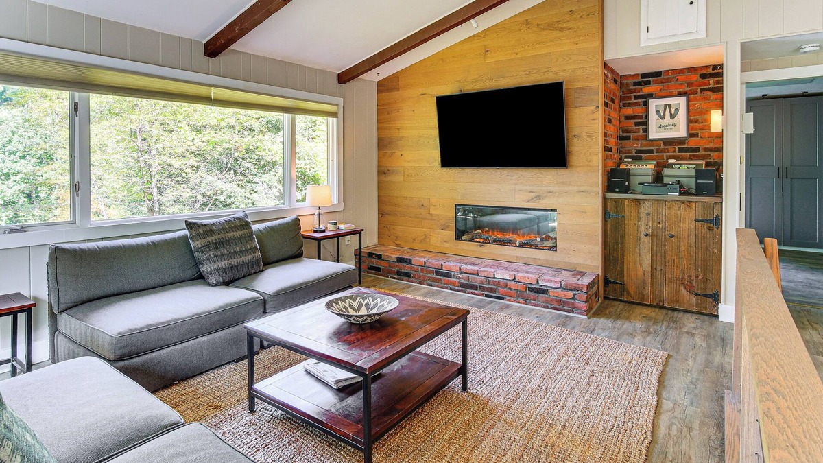 Brownsville House | Inviting Vermont Home On Mount Ascutney!