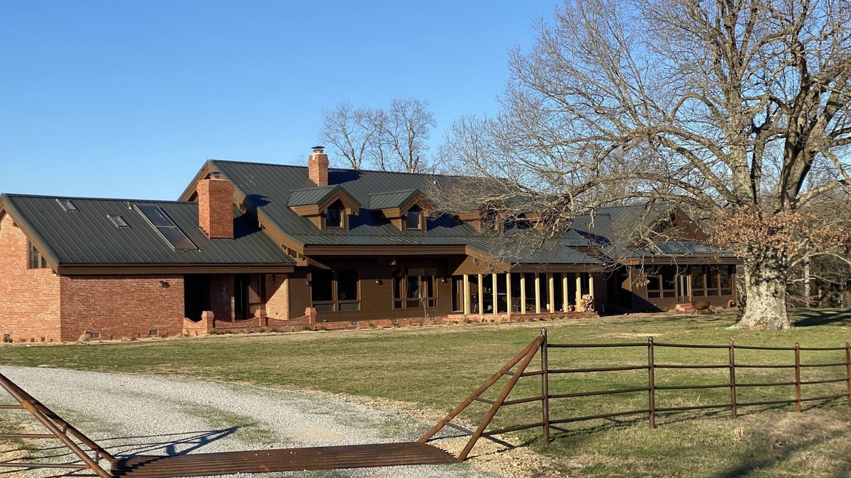 Charlotte House | Inviting Western Retreat in the Heart of the Ozarks!