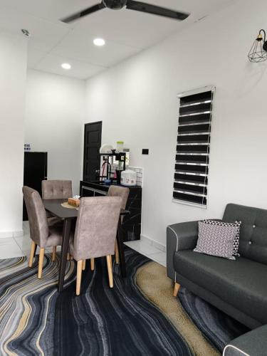 Kampung Permatang Badak House | IRDINA GUESTHOUSE