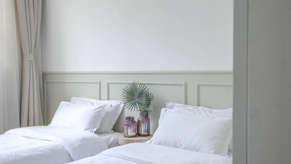 Zanda Hotel | Iris House Hotel