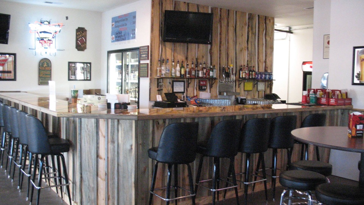 Whitewood Hotel | Iron Horse Inn